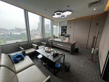 地铁口丨办事处 工程接待丨精装带家具 大老板室丨3办12人间