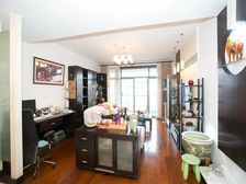 世博后滩标杆,电梯景观楼层非顶楼,自住装修保养好,诚意出售