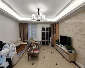 湾头 万象城旁 御湖华苑 三房出售