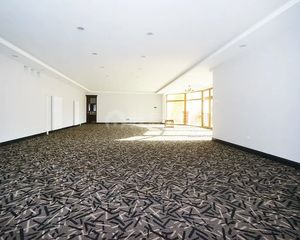 四合院出售,边户型,带独立泳池,看房我有钥匙,诚心卖随时签约
