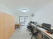 业主诚意出售,全新装修,1-9没问题,税费低,随时看