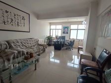 王城大道旁 申泰新世纪广场 温馨一室 朝南 暖气入户