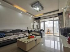 金碧花园3房2厅195万