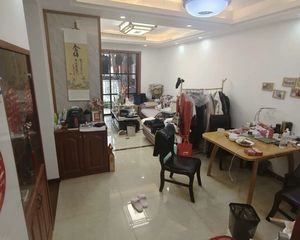 盛世华庭2室2厅1卫南朝向106.0万元/套出售