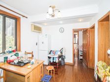 金浦小区207弄,中间楼层,三室一厅一卫,业主诚意出售