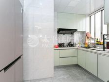 06年品质小区,南北通电梯两房,精装修拎包入住,价格可谈!