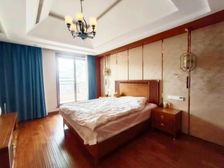 豪华新中式别墅锦龙湾,有电梯,前后大院子,有钥匙随时看。