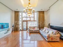 聚焦房源!带两个大车位,楼间距大,高层,位置安静无缺点