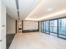 低楼层 5楼 欢迎预约看房 荣盛天翌 4室2厅 精装修