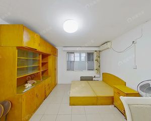 三环里的两居室,南北向,近双井站和富力广场,配套完善