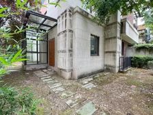 大联排端户 花园130多平 带两个车位 位置安静 出行便利