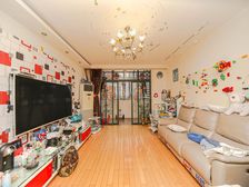 春馨苑二期,03年房龄,送大阁楼,满五年一套,诚意出