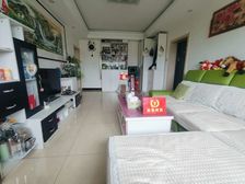 南北通透沿湖南区2室1厅精装修