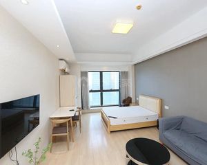 银泰城,朝南户型,民用电成本低,楼下有商场,近地铁