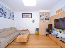 不靠路 有钥匙随时看 品质小区三房近公园体育馆 有产权车