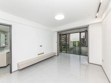 湖景房星河丹堤五区 全新精装修未住 急卖 随时看房