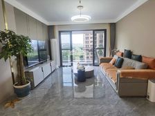 湖畔书院 4房2厅175万