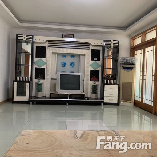 泉河园二区 3室2卫2厅 113.84平简装修3000元/月