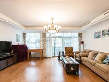 香江花园小区3室2厅精装修 方便看 公寓的房子 租金还可以