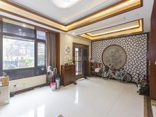 新上叠加别墅带院子,大面宽,品质装修,业主换房诚售,看房方便