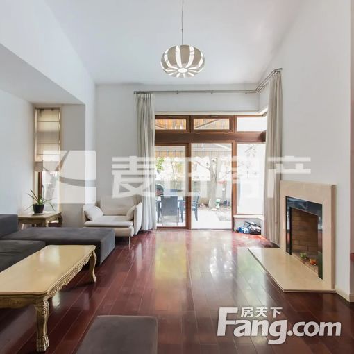 顺义龙湾别墅 精装4室2厅 南向290平 月租27000元