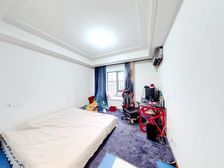 开发商精装,户型好,位置好,边套,采光好。