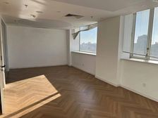 白石桥 新世纪写字楼107平 精装修 朝南 随时可看