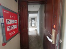 招商雍景湾4房2厅220万