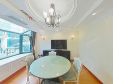 小区正中间 叠加别墅 带花园 两个车位 有钥匙