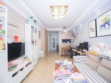 1楼带大花园,精装修,位置好,有垫高,随时看房,诚心出售