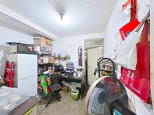 电梯绿色楼栋,非顶楼。南北通全明一房一厅。房东诚意出售。