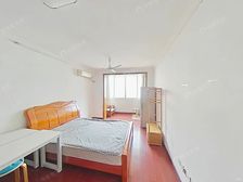 小区门口7号线,13号线长清路站,中间楼层,满五一,没有税