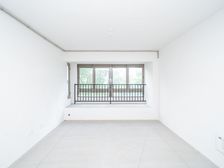 南广场九洲玺毛坯交付四房两厅两卫