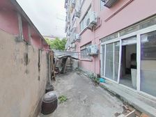 斯是陋室 户型方正 1楼带院 停车方便