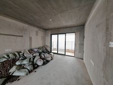 又出笋盘 年底买有特惠 朝南三阳台 毛坯五房 华润万象华府