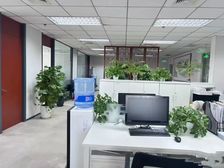 白石桥南 国兴大厦268平 精装修采光好 低价出租