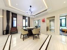 正荣国领,联排边套,小区中间,大花园,3面采光好。