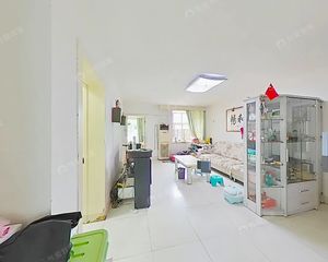 紧邻107国道,万亩湿地公园,交通方便