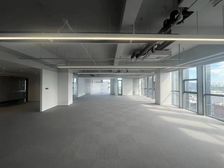 东湖渠 地铁上建 华彩国际大厦 紧邻万象汇 精装修带家具