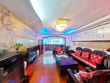 顶楼带阁楼,同小区同等户型优选房源,精装修,看房方便