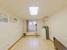 业主诚心卖 ,南北通透精装修2居室,楼龄新可以贷款