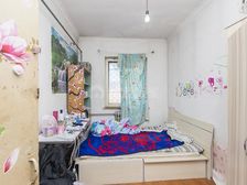 金顶街四区 南北两居室 满五年 金顶街地铁口 99年楼龄