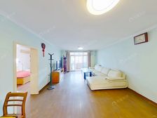 新上楼层大三居,商品房满五年一套 格局合理,紧邻17号线