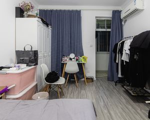 北大桥 新出大悦城旁 交通便利 楼层好