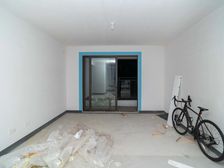 明德+冠英 桃李东方4室毛坯 洋房一楼底复带院子