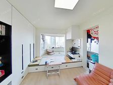自住精装修,带燃气,次顶楼,边套全明无遮挡书包6-9