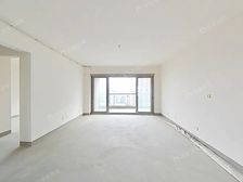 居此宅邸,观风云变幻,心纳天地展豪情