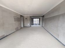 顶层复式,客厅挑高,小区中间,宽大阳台,有露台