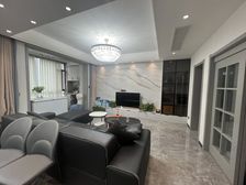 正南兴港和昌云著5室2厅精装修