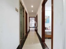 业主诚心出售,户型方正,采光通风好